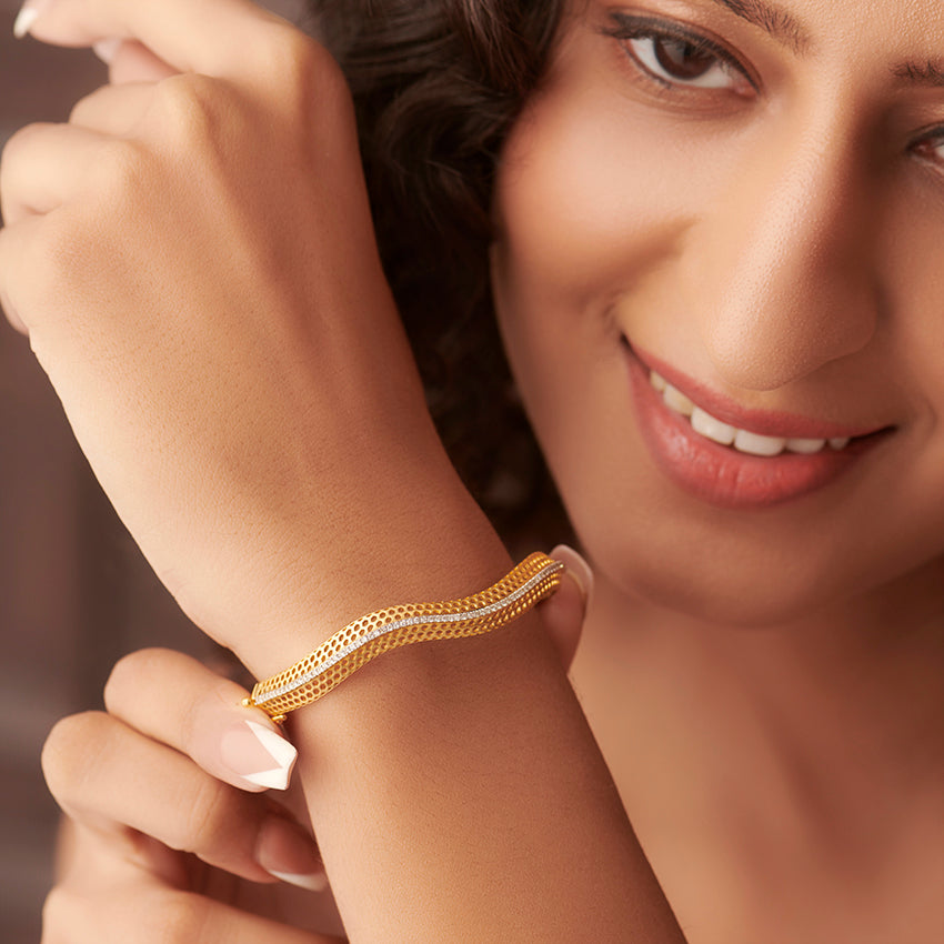 Seraphina Deep Waved Diamond Bracelet