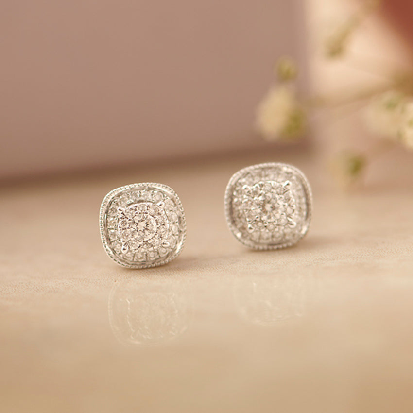 Eterna Spark Diamond Studs