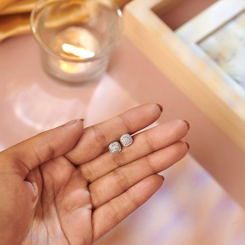Eterna Spark Diamond Studs