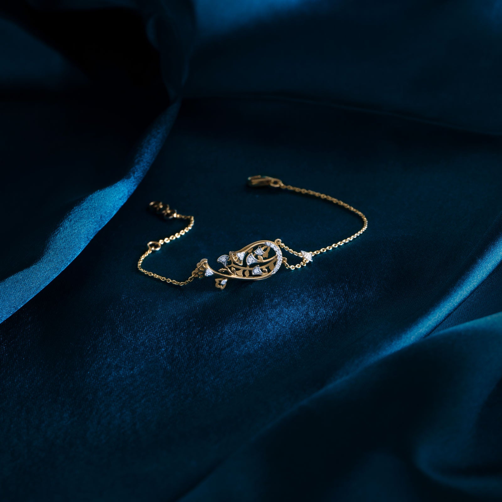 Enchanta Chain Bracelet