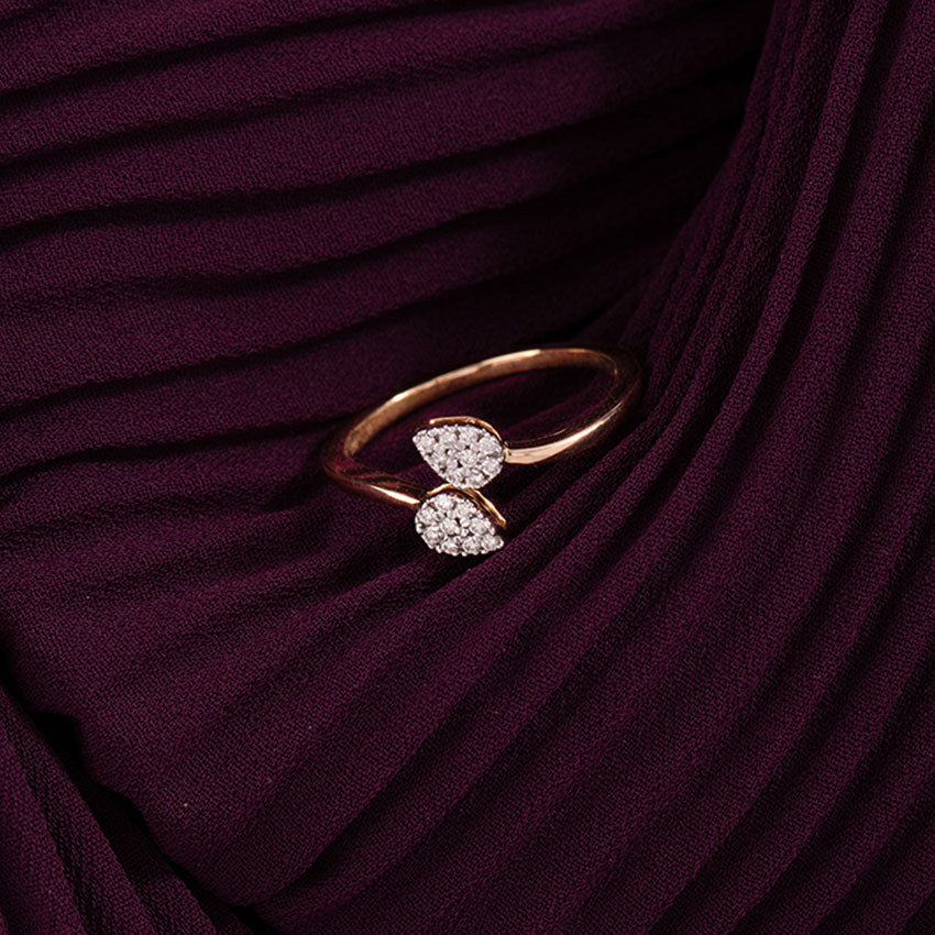 Graceful Vine Diamond Ring