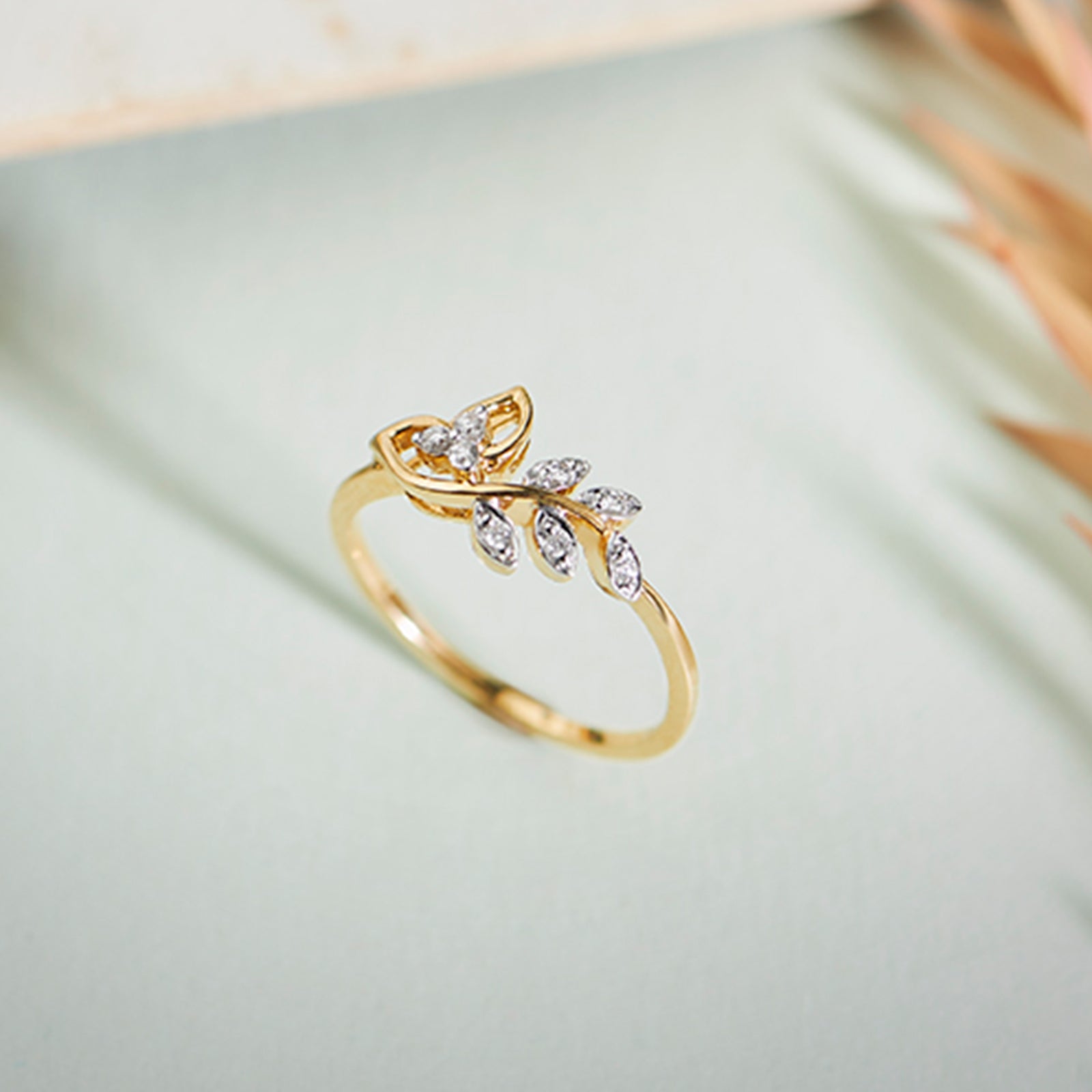 Classic Leaves Diamond Ring