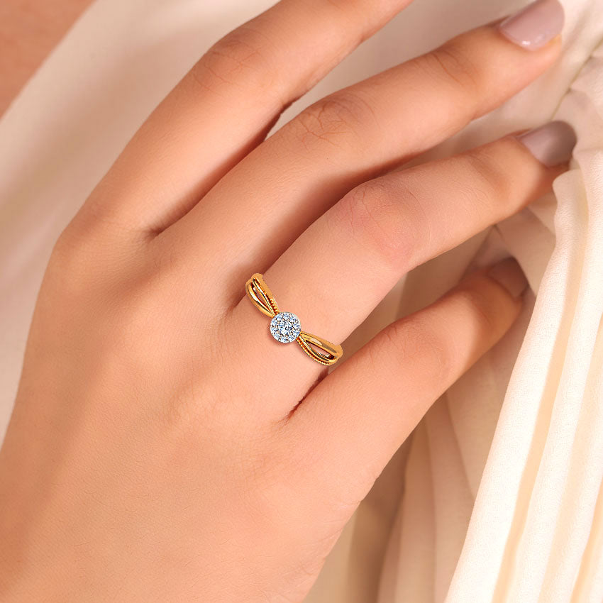 Twisting Brilliance Diamond Ring