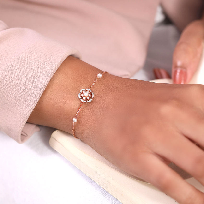 Elara Flora Pearl Bracelet