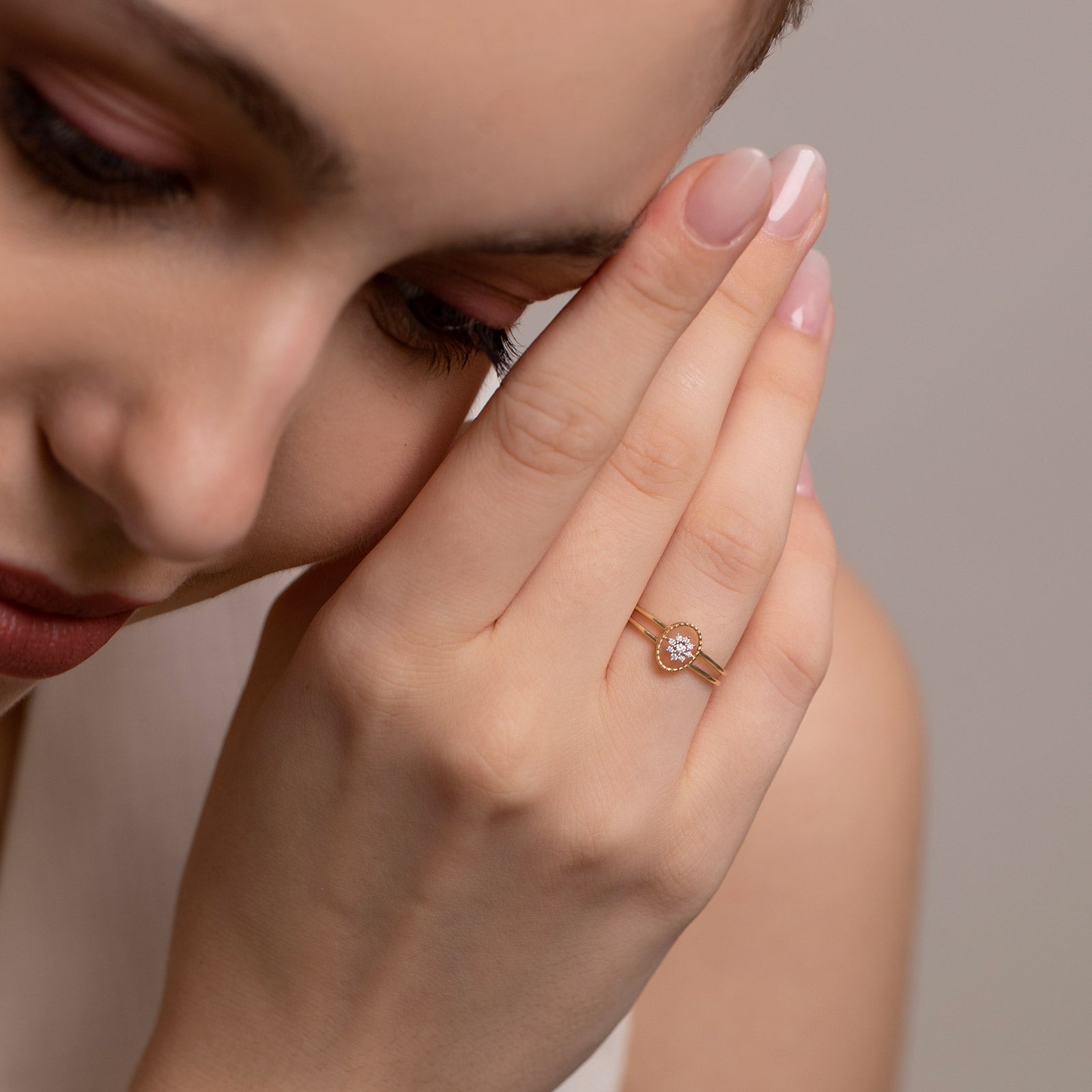 Graceful Oval Diamond Ring