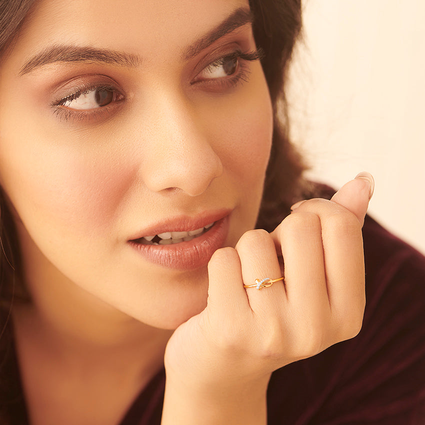 Classy Knot Diamond Ring