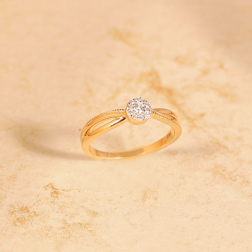 Twisting Brilliance Diamond Ring