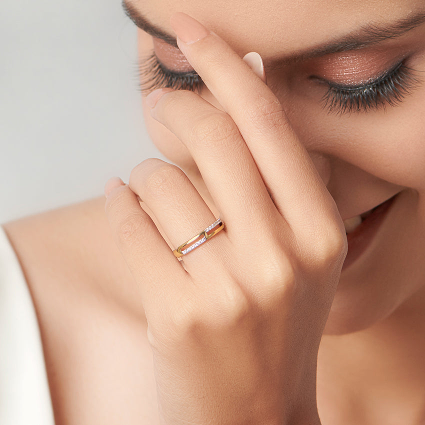 Elegant Glow Diamond Band