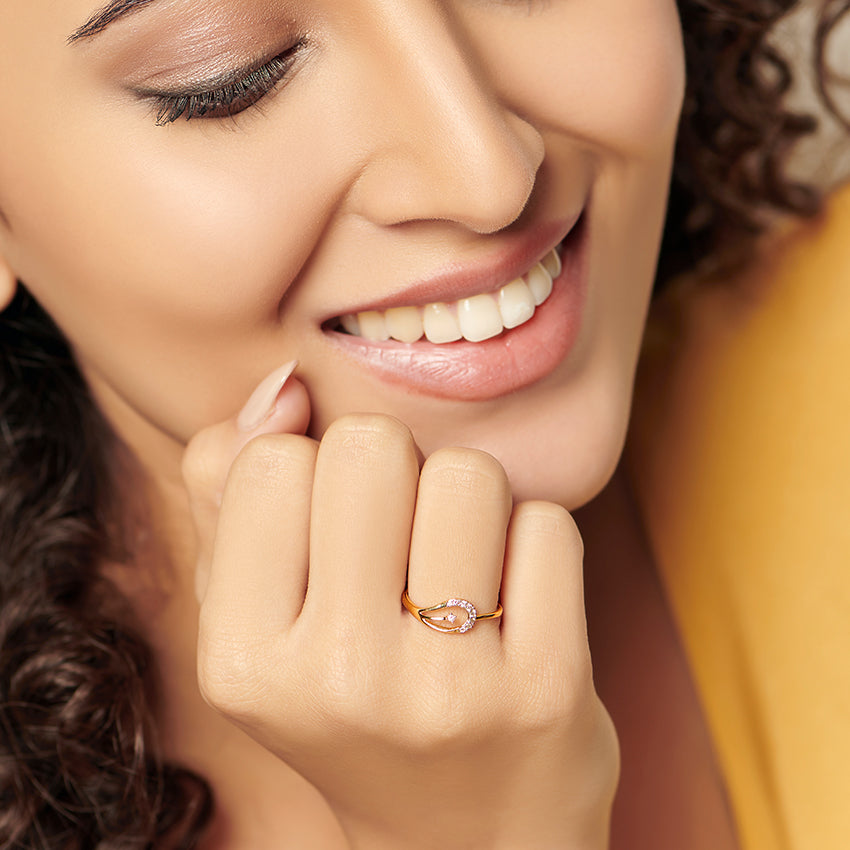 Graceful Swirl Diamond Ring