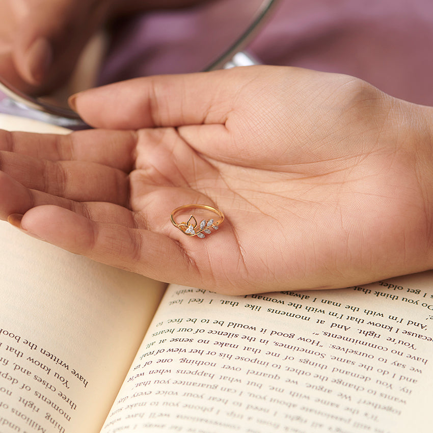 Classic Leaves Diamond Ring