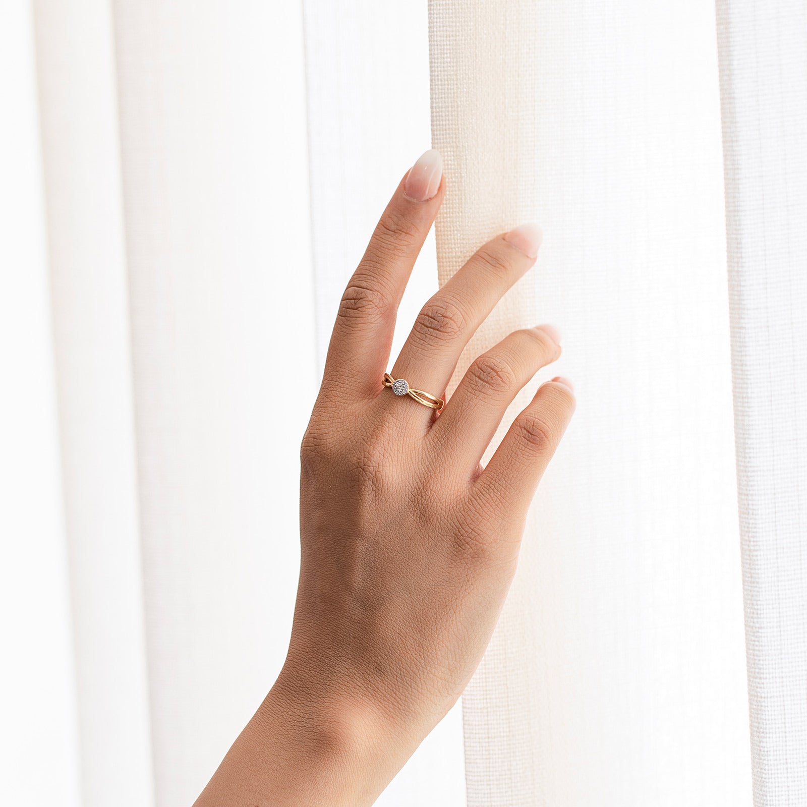 Twisting Brilliance Diamond Ring