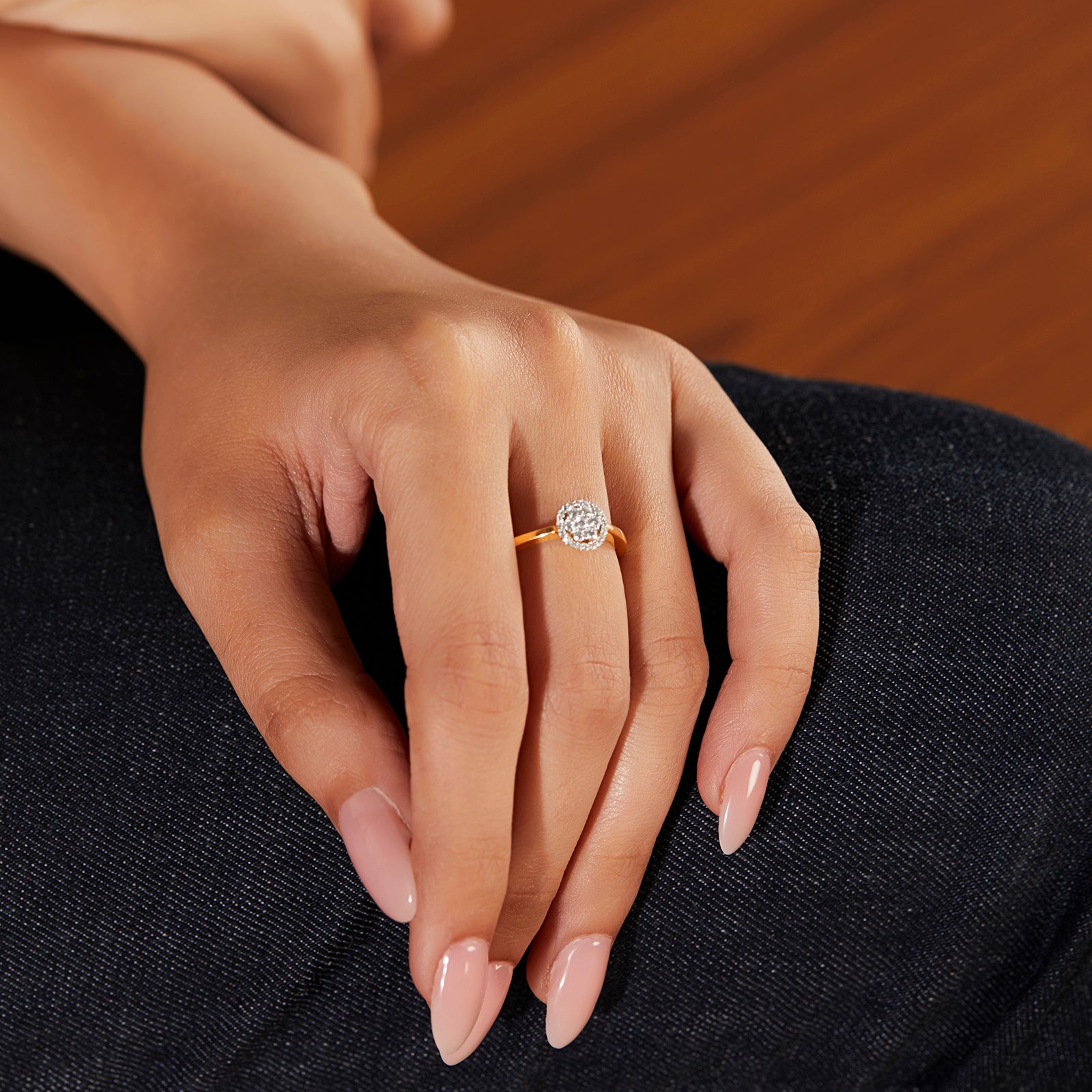 Sparkling Foliage Diamond Ring