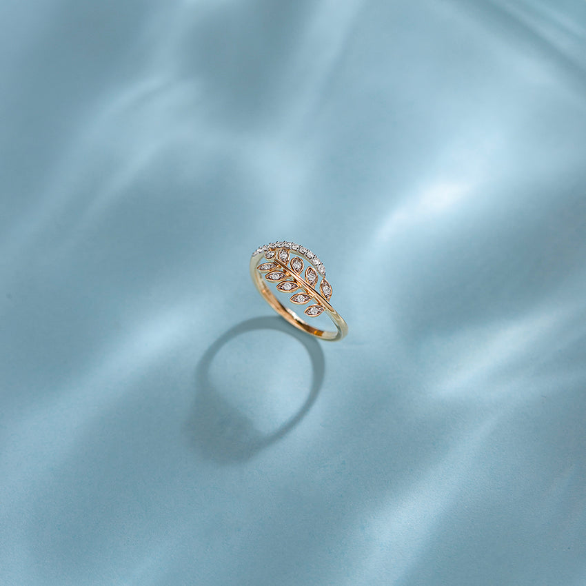 Luminous Vine Diamond Ring