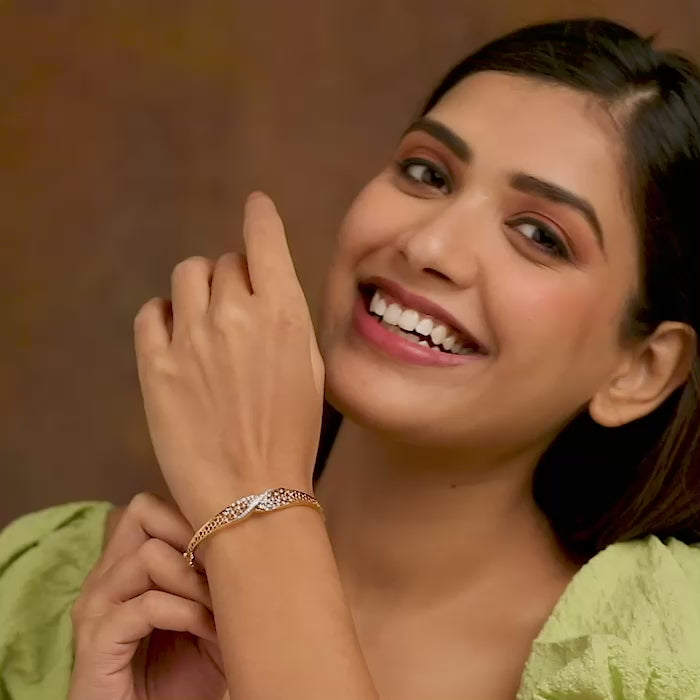 Selene Twist Sparked Diamond Bracelet