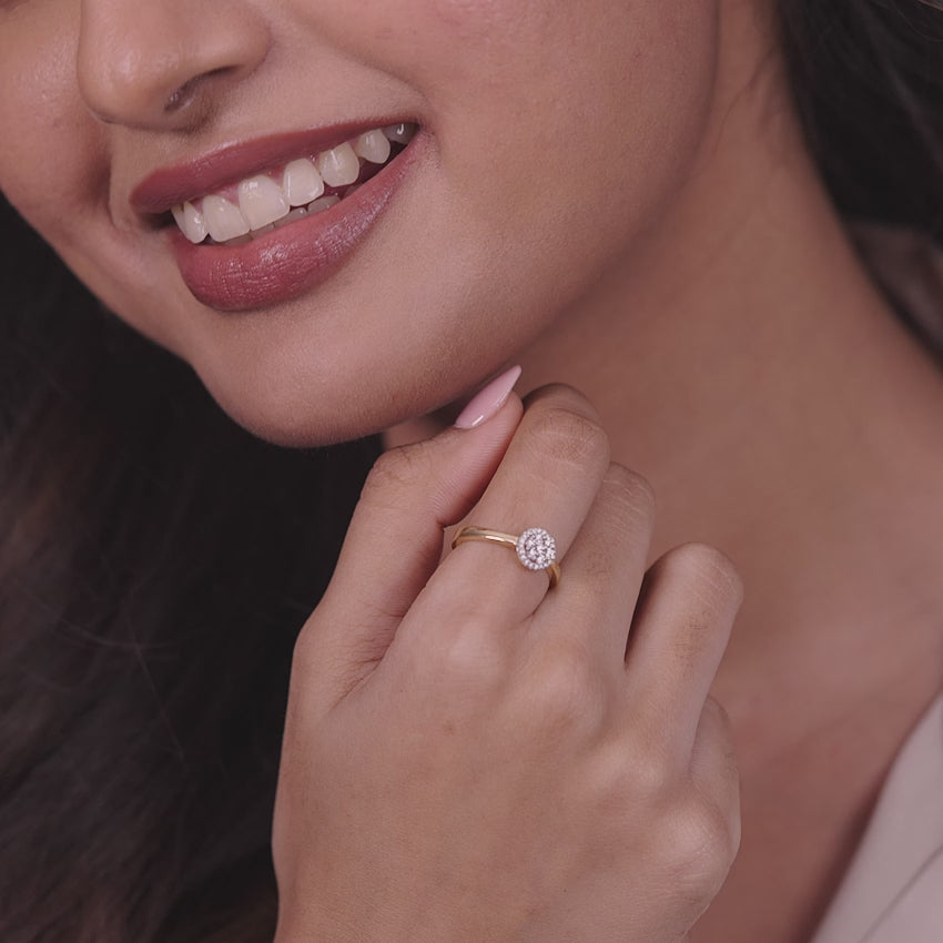 Sparkling Foliage Diamond Ring