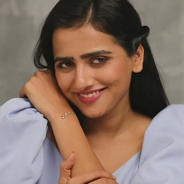 Luna Twirl Pearl Bracelet